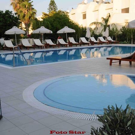 Frixos Suites Hotel Apartments Larnaca Exteriör bild