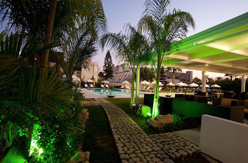 Frixos Suites Hotel Apartments Larnaca Exteriör bild