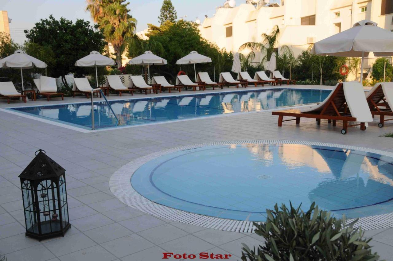 Frixos Suites Hotel Apartments Larnaca Exteriör bild