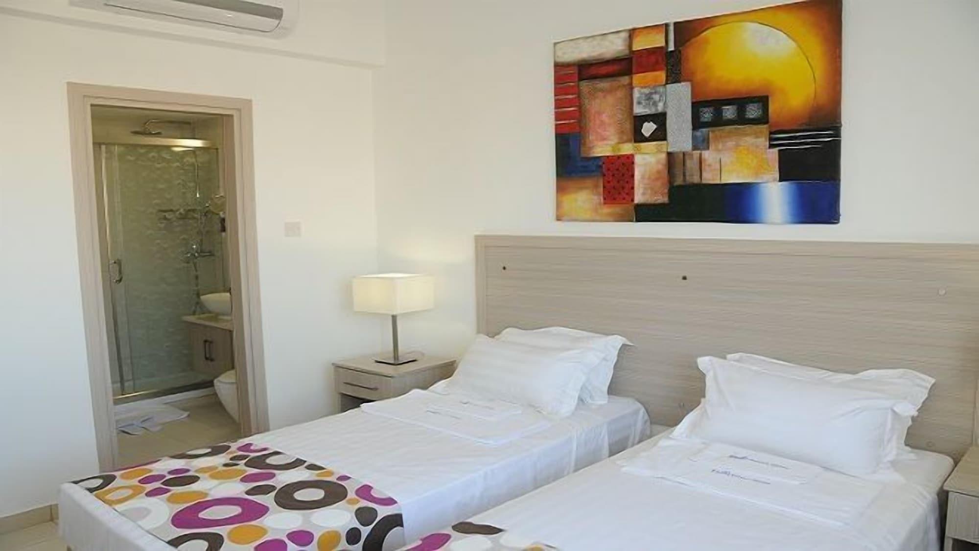 Frixos Suites Hotel Apartments Larnaca Exteriör bild