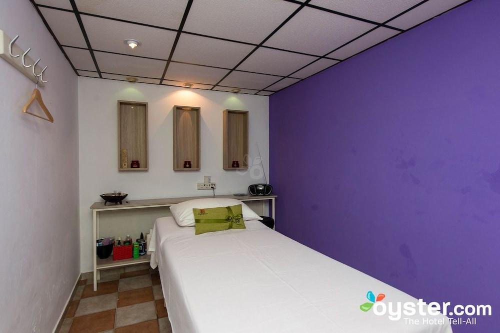 Frixos Suites Hotel Apartments Larnaca Exteriör bild