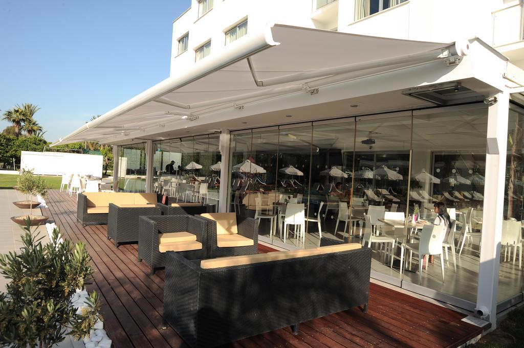 Frixos Suites Hotel Apartments Larnaca Exteriör bild