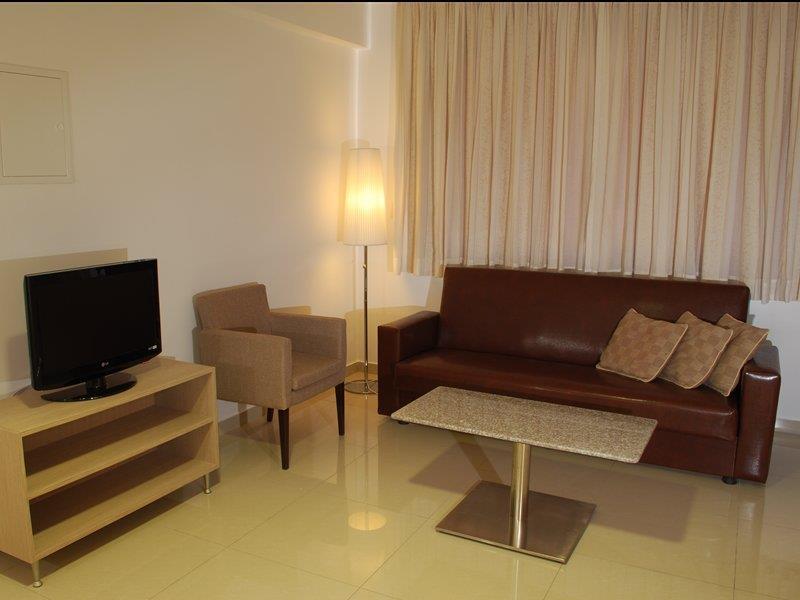 Frixos Suites Hotel Apartments Larnaca Exteriör bild