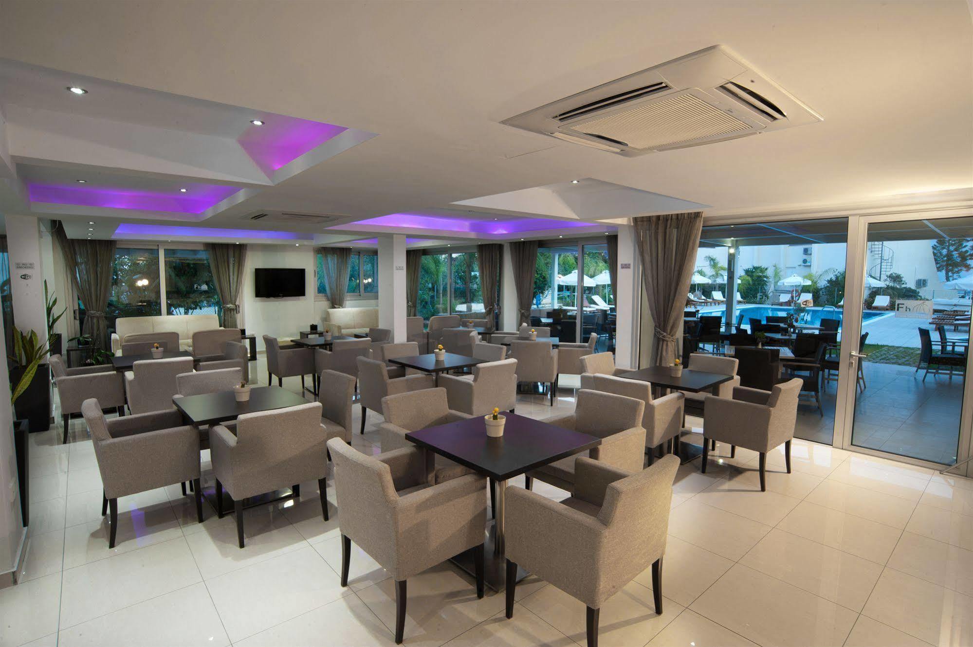 Frixos Suites Hotel Apartments Larnaca Exteriör bild