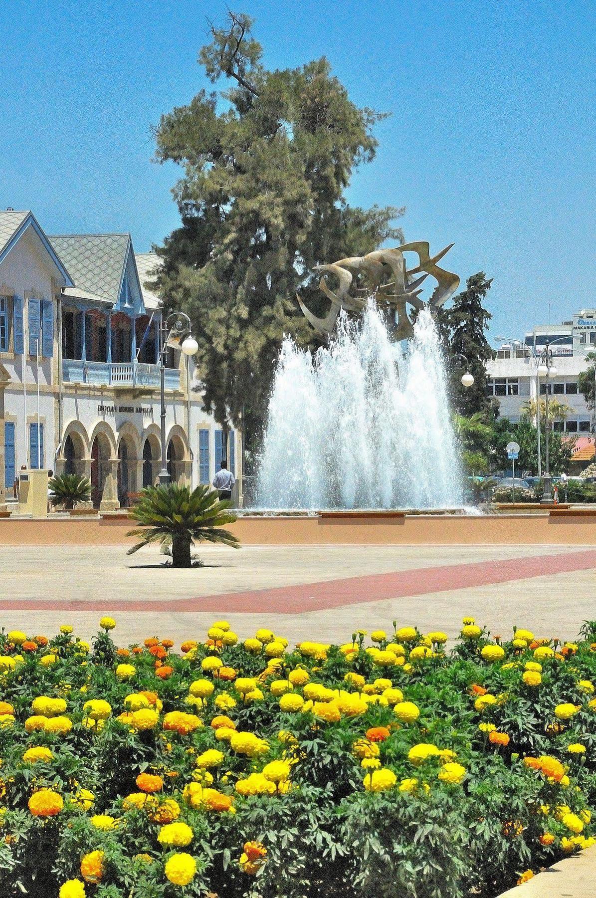 Frixos Suites Hotel Apartments Larnaca Exteriör bild