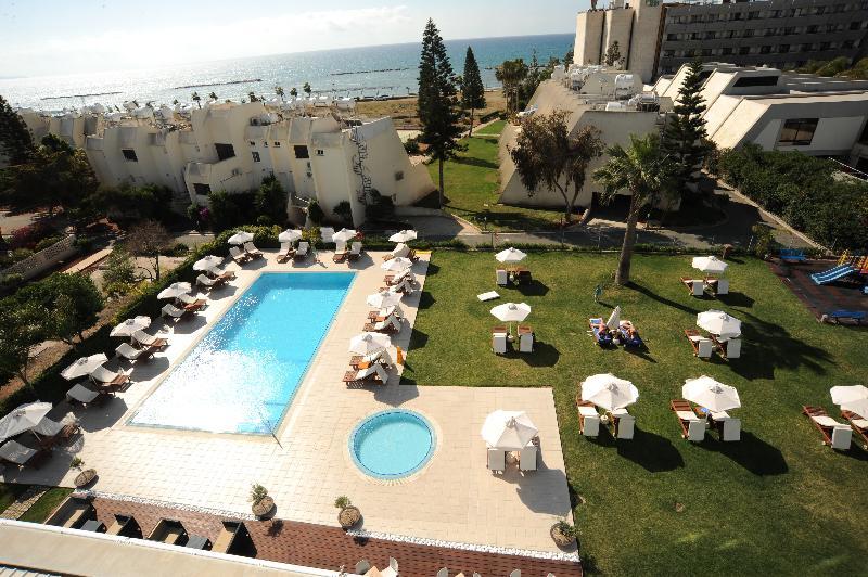 Frixos Suites Hotel Apartments Larnaca Exteriör bild