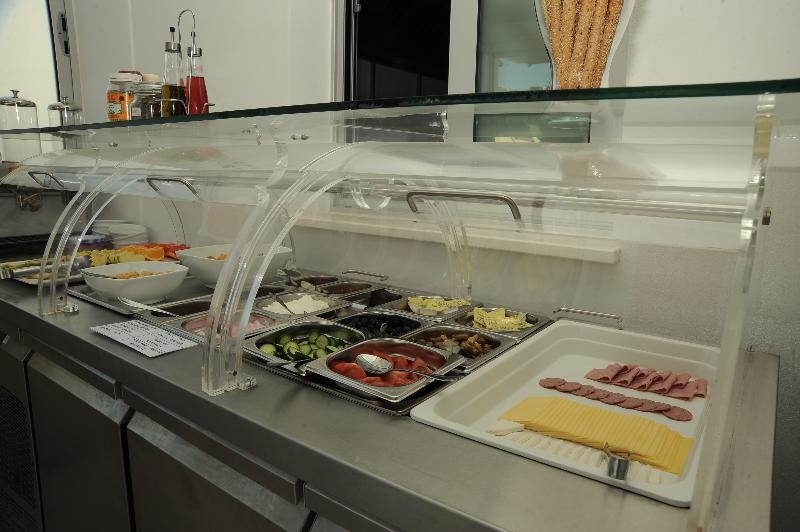 Frixos Suites Hotel Apartments Larnaca Exteriör bild